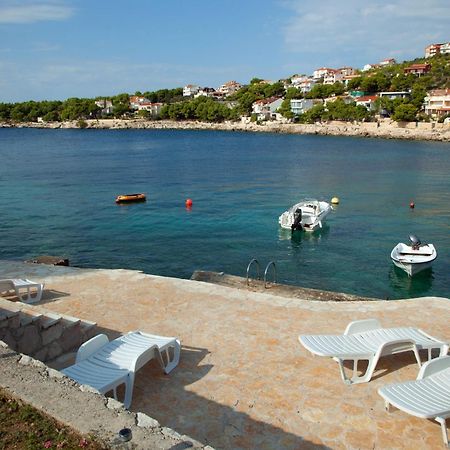 Apartments By The Sea Bilo, Primosten - 14601 Екстериор снимка