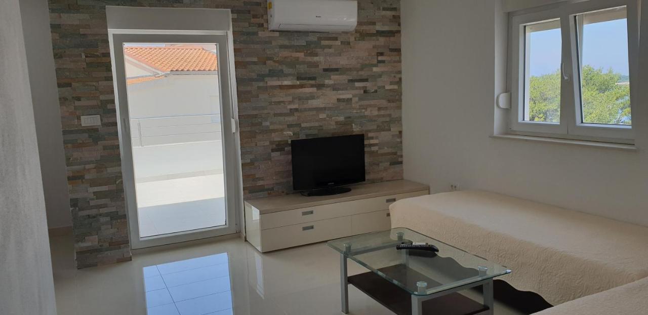 Apartments By The Sea Bilo, Primosten - 14601 Екстериор снимка