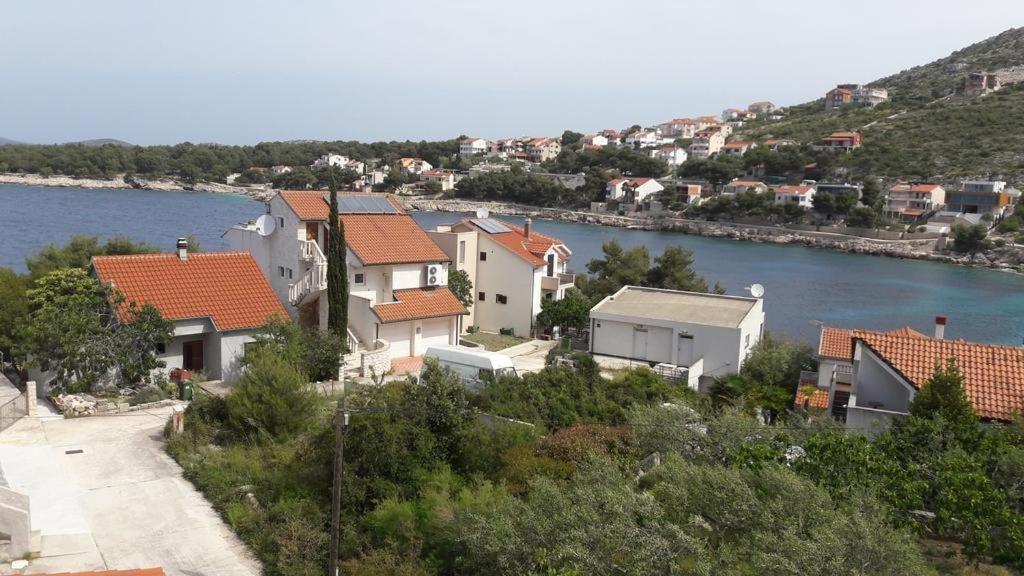 Apartments By The Sea Bilo, Primosten - 14601 Екстериор снимка